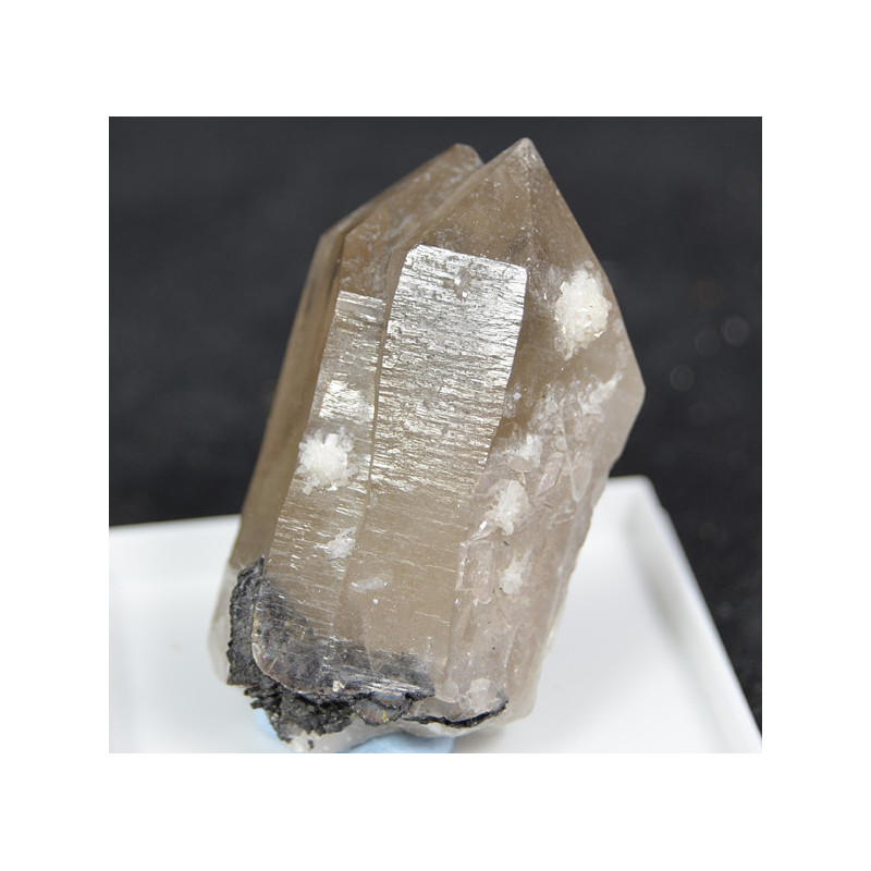 Quartz, bertrandite
