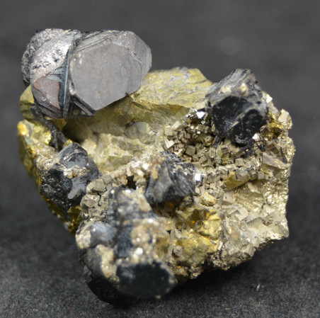 Sphalerite, chalcopyrite