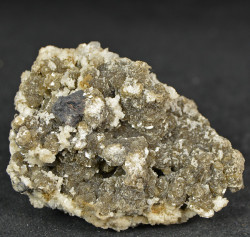 Bertrandite, muscovite