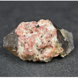 Rhodochrosite, bertrandite, quartz