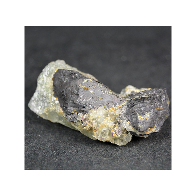 Wolframite, fluorite