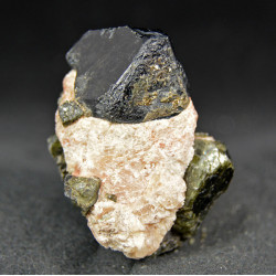 Spinel (var. pleonaste)
