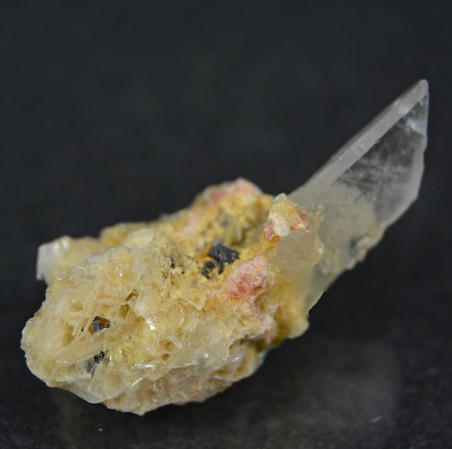 Bertrandite, quartz