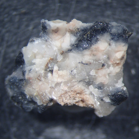 Ferri-pedrizite (sodic-ferripedrizite)