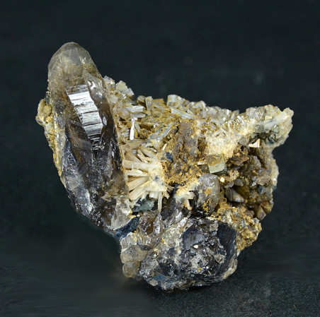 Quartz, bertrandite, wolframite