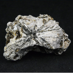 Umbozerite, nordite-(Ce)