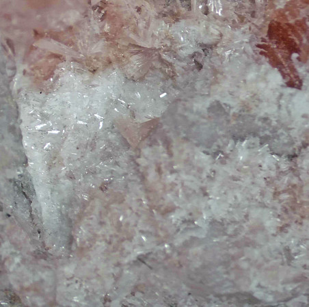 Raite, zorite, mountainite