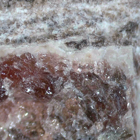 Raite, zorite, mountainite