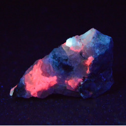 Tugtupite