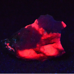 Tugtupite