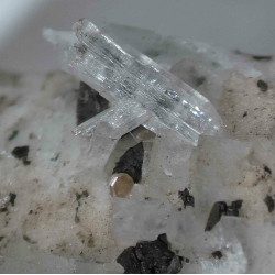 Epididymite, synchysite-(Ce)