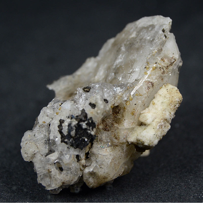 Epididymite, synchysite-(Ce)