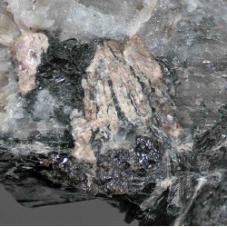 Yttrialite-(Y), keiviite-(Y)