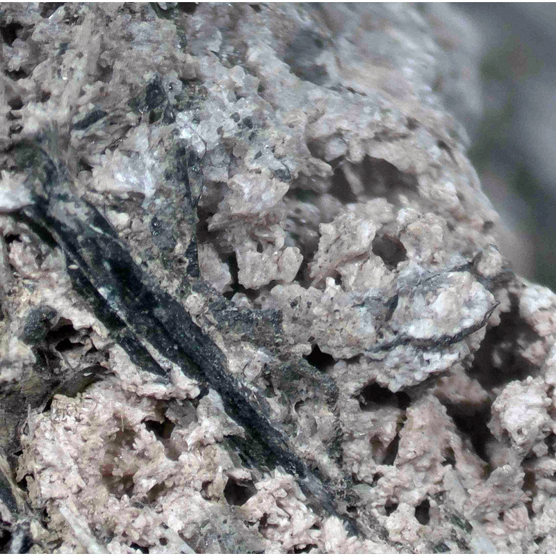 Calcioancylite-(Ce), nafertisite