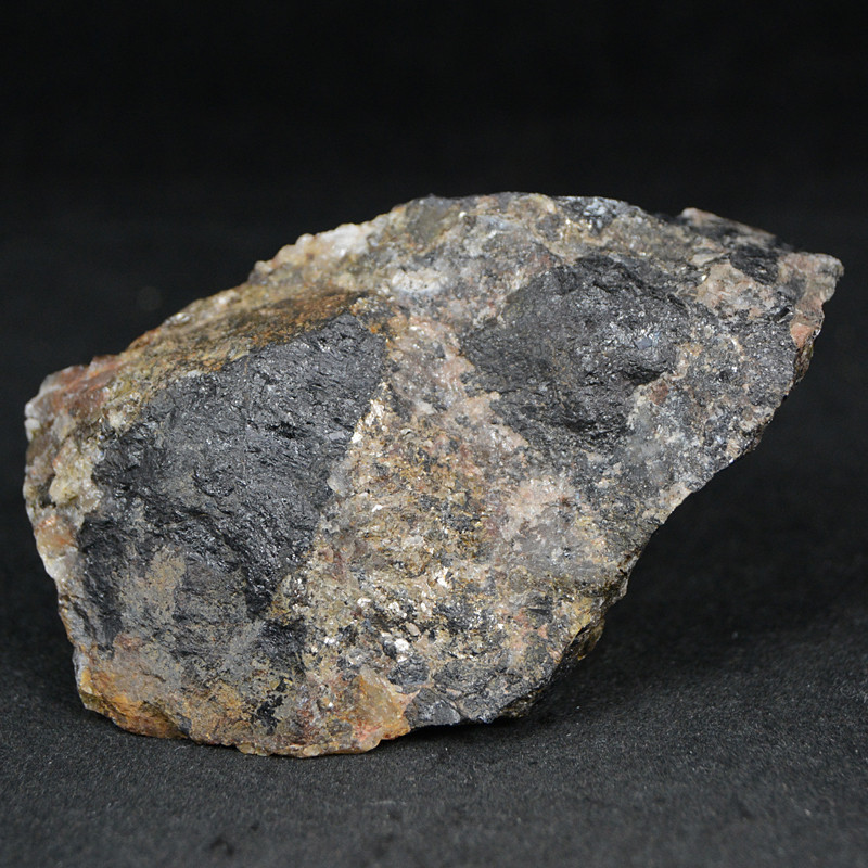 Ferberite, scheelite