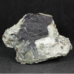 Aenigmatite