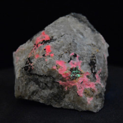 Tugtupite, neptunite, lovdarite