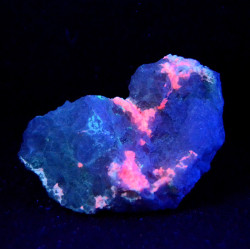 Tugtupite, beryllite