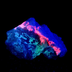 Tugtupite, beryllite