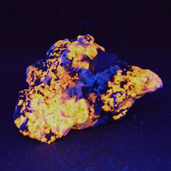 Steenstrupine-(Ce)