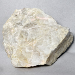 Tugtupite, analcime, chkalovite