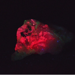 Tugtupite