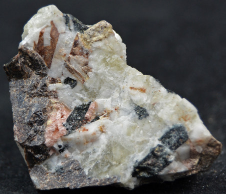 Zorite, lomonosovite